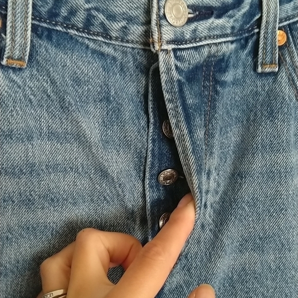 Levi's Wedgie Icon High Rise Fray Hem Straight Leg Ankle Jeans sz 31 - Picture 4 of 9